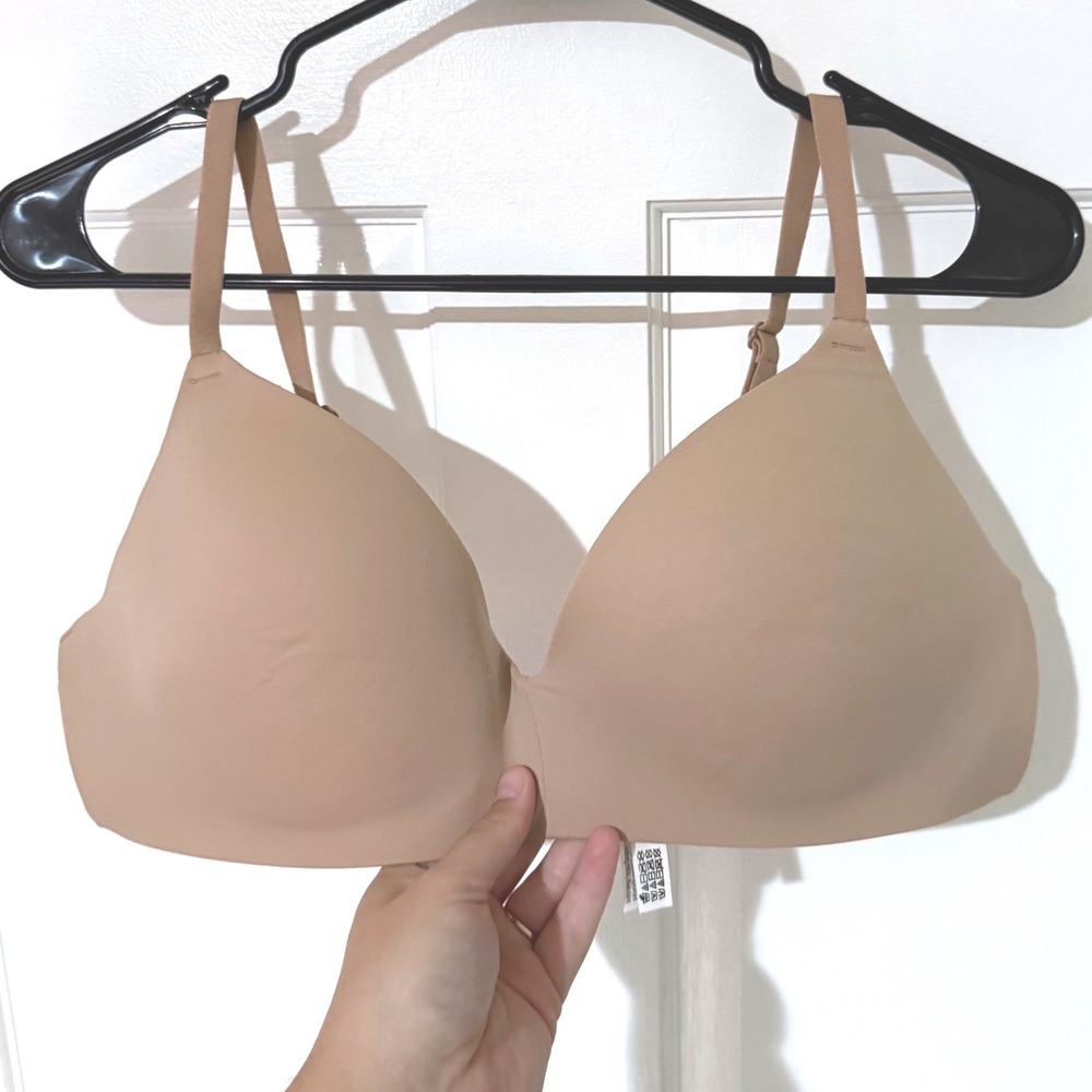 Victorias Secret PINK Wear Everywhere Wireless Bra Tan 40B Soft Padded Comfort